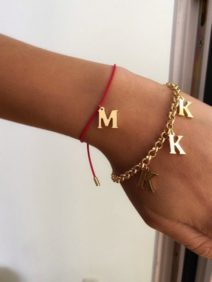 Bransoletka czerwona na szczęście z dowolną literką